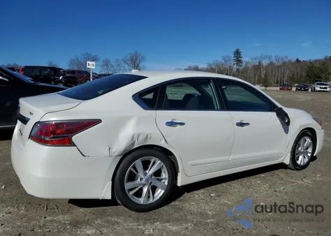 2015 Nissan Altima 2.5 из США, поврежденный, VIN 1N4AL3AP4FC219372